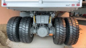Lire la suite à propos de l’article Man Builds Miniature RC TRUCK Using Only PVC | Start to Finish by @NHTcreation