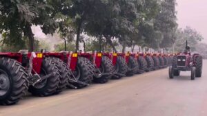 Lire la suite à propos de l’article Comment des CENTAINES de TRACTEURS sont fabriqués chaque SEMAINE | Macy Ferguson by @skillspanda2.0