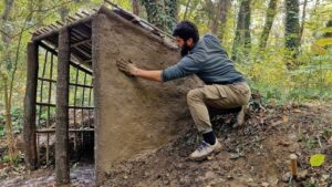 Lire la suite à propos de l’article Survival Expert Builds 5 Amazing Shelters in the Wild | Start to Finish by @IslamShirinov-fh9eh