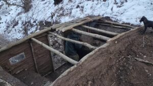 Lire la suite à propos de l’article Survival Expert Builds 2 Amazing Shelters in the Forest | Start to Finish by @ramizinthewild