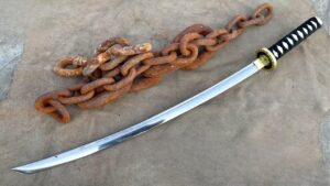 Lire la suite à propos de l’article Man Turns Rusty Metal Into Stunning MELEE WEAPONS | Start to Finish by @RandomHands