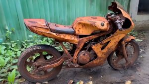 Lire la suite à propos de l’article Man Restores RUSTY ABANDONED Motorcycle Back to New | Start to Finish by @RestoreQR