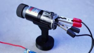 Lire la suite à propos de l’article TOP 10 des expériences de bricolage les plus folles que vous ne croirez pas ! | par @skillmake